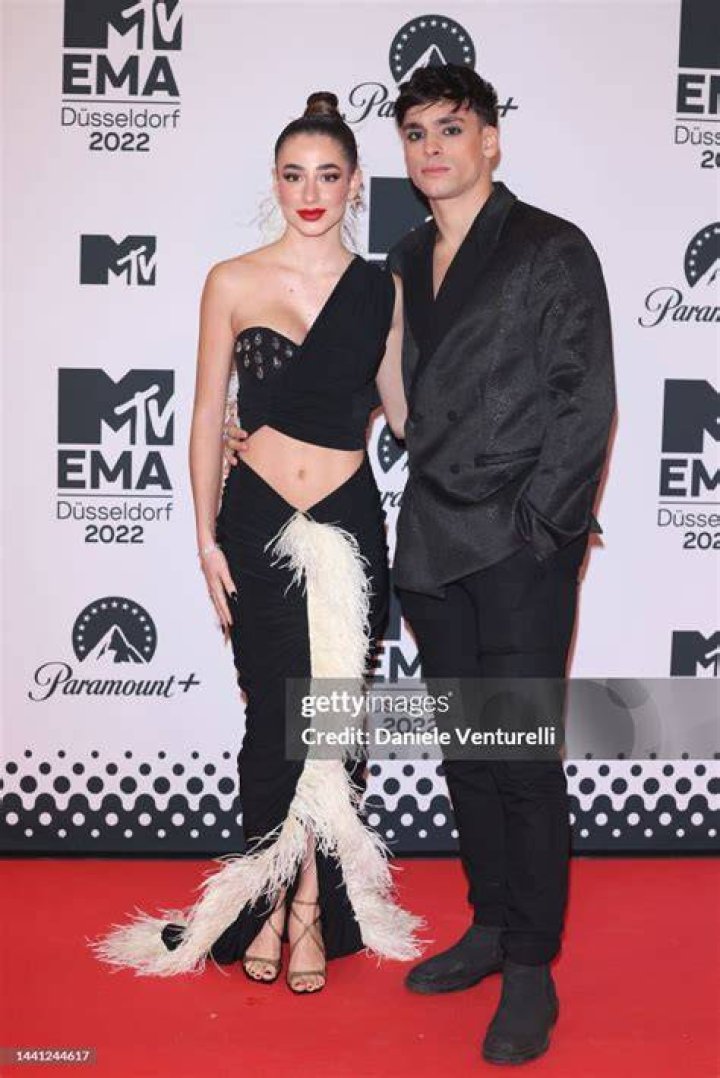 2015 MTV Europe Music Awards Red Carpet — See EMA Photos
