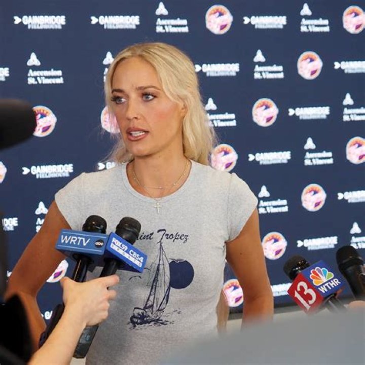 5 Things About WNBA Star Detained In Russia – Hollywood Life