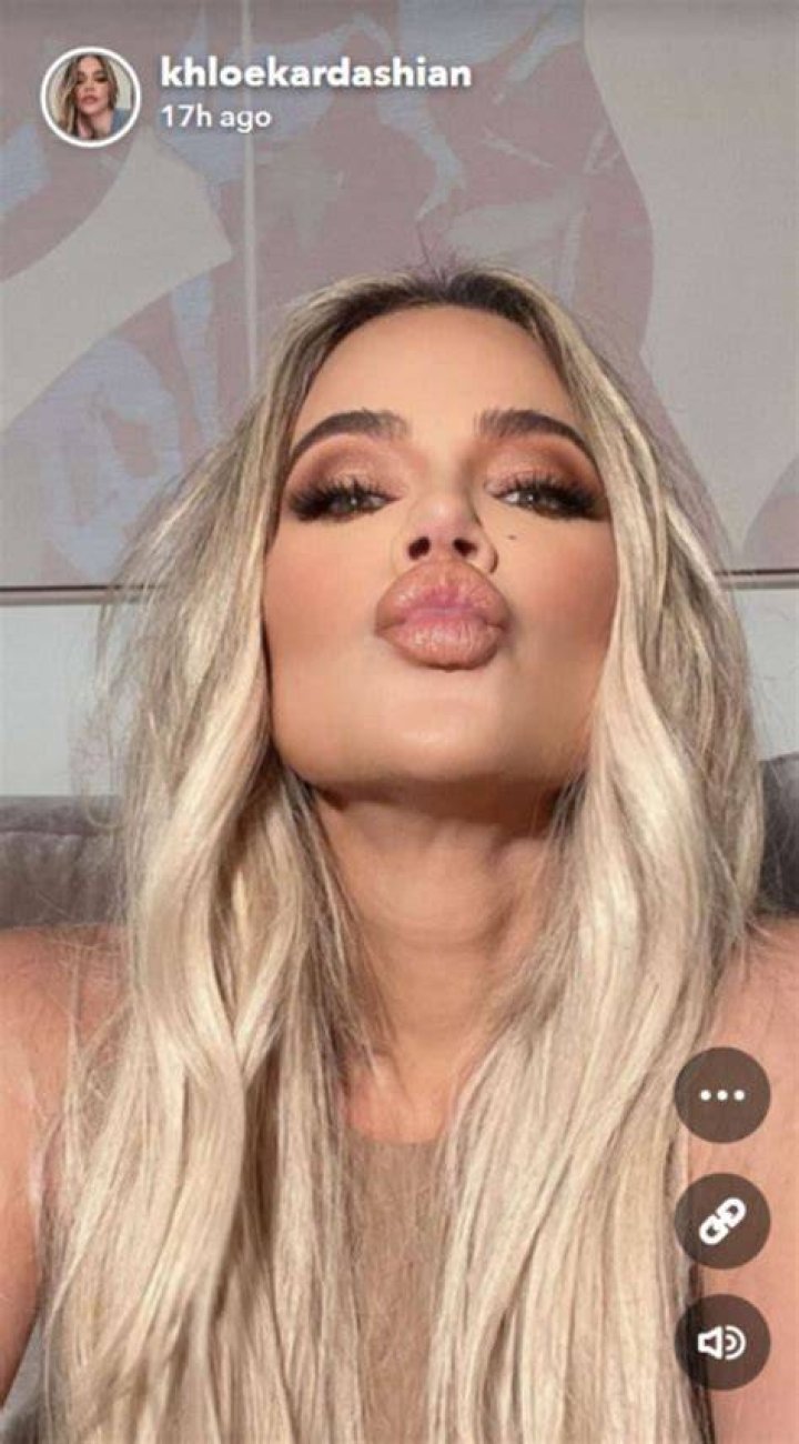 8 Of The Sexiest Summer Selfies Of 2020: Khloe Kardashian & More
