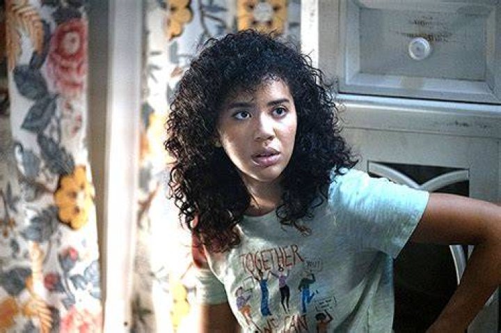 A Twisty ‘Requel’ Filled With Scares & Surprises – Hollywood Life