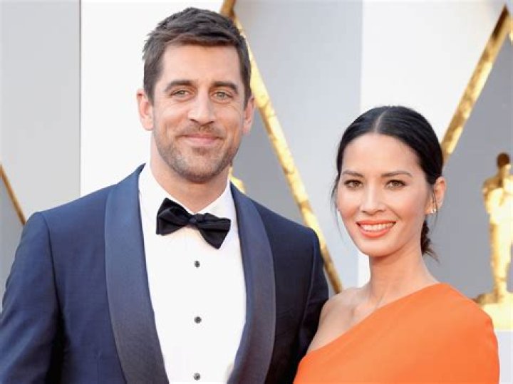 Aaron Rodgers Celebrity Profile – Hollywood Life