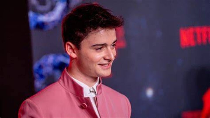 Actor Comes Out On TikTok – Watch – Hollywood Life