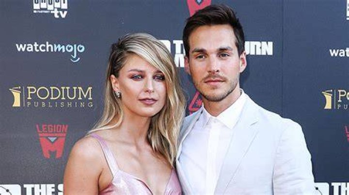 Actress Expecting 1st Child With Chris Wood – Hollywood Life