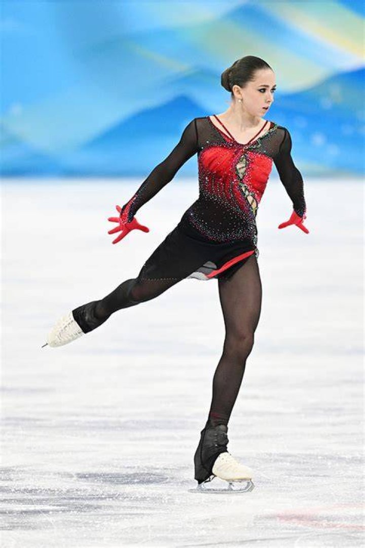Adam Rippon Reacts To Women’s Free Skate After Kamila Valieva Falls – Hollywood Life