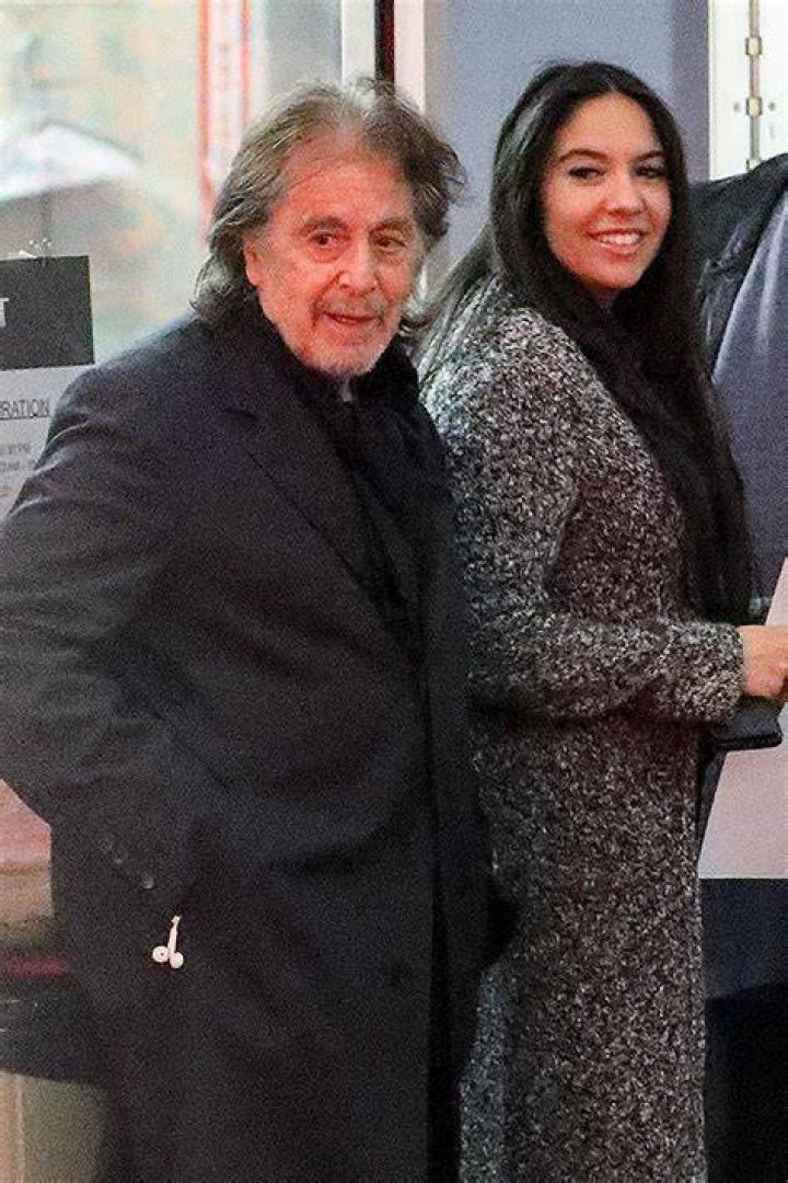 Al Pacino’s Pregnant Girlfriend Noor Alfallah In Los Angeles: Photos – Hollywood Life