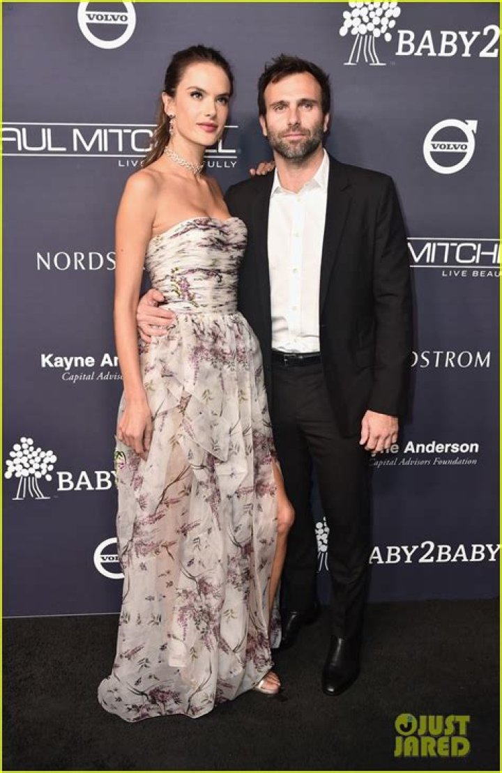 Alessandra Ambrosio & Fiance Jamie Mazur Split After 10-Year Engagement