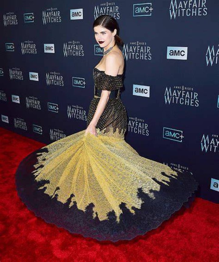 Alexandra Daddario’s Sheer Black & Gold Dress Mayfair Witches Premiere – Hollywood Life