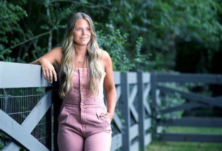 All About Lauren Atkins – Hollywood Life