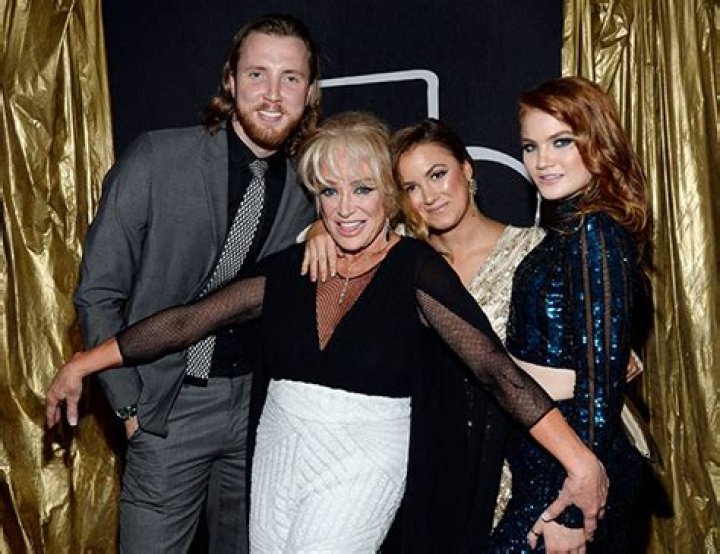 All About the Singer’s Children – Hollywood Life