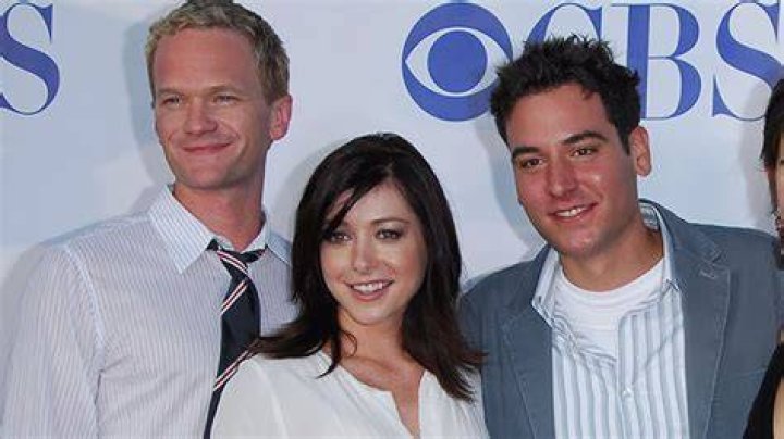 Alyson Hannigan Reunites With Josh Radnor: Photo – Hollywood Life