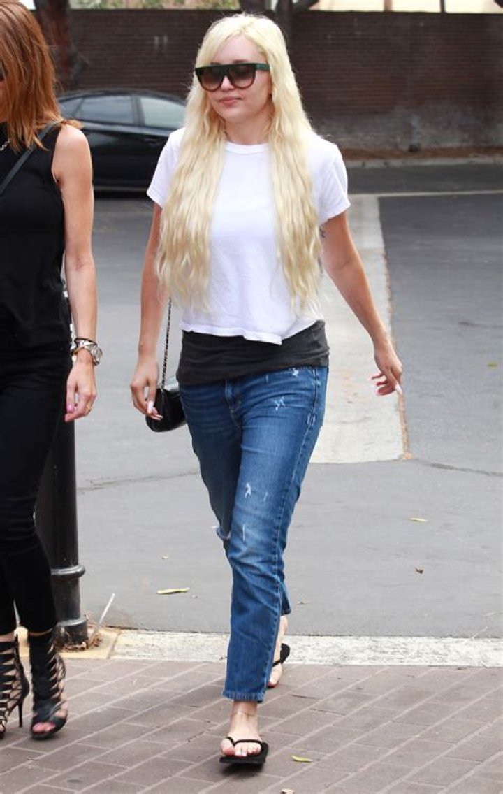 Amanda Bynes Rocks Button-Down Dress On Solo Stroll In Rare Photos