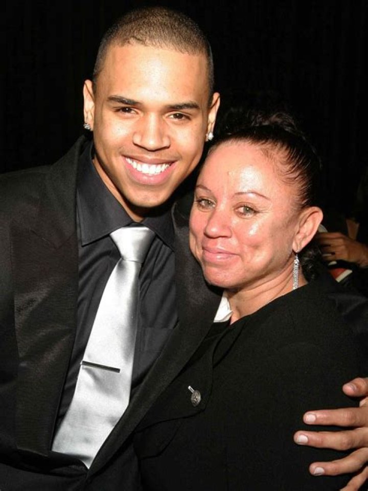 Ammika Harris & Chris Brown ‘Have A Strong Bond’ After Birth Of Son – Hollywood Life