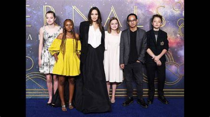 Angelina Jolie Parties With Salma Hayek, Samuel L. Jackson & More Marvel Pals On Evening Out — Photo