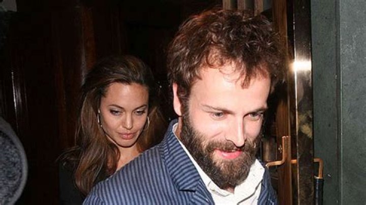 Angelina Jolie Reportedly Visits Ex Jonny Lee Miller’s Apartment – Hollywood Life