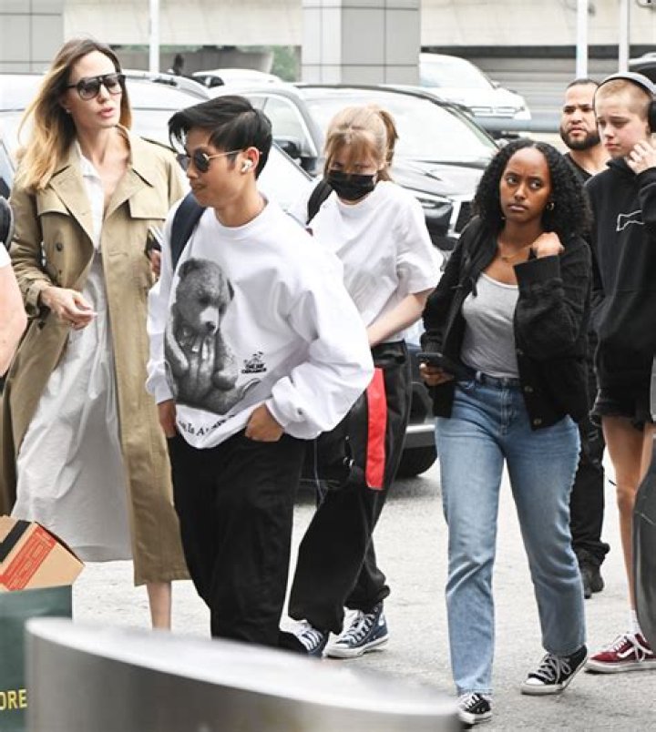 Angelina Jolie’s Daughter Vivienne, 14, Is Taller Than Sister Zahara, 18, As Family Arrives At Airport: Photos