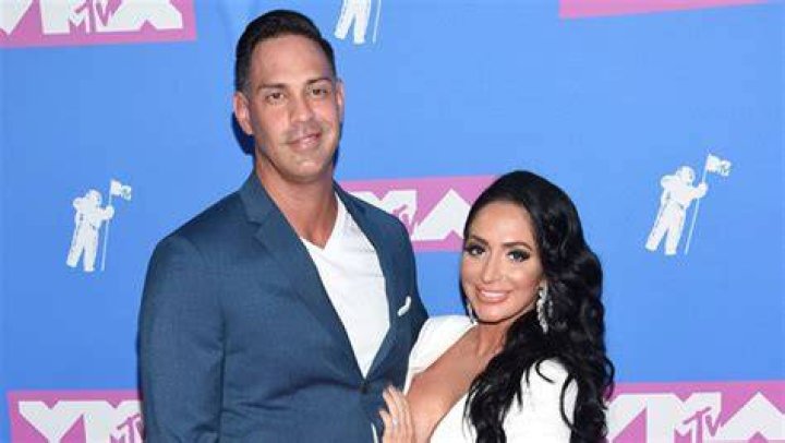 Angelina Pivarnick In Couples Therapy With Fiance Chris Larangeira – Hollywood Life