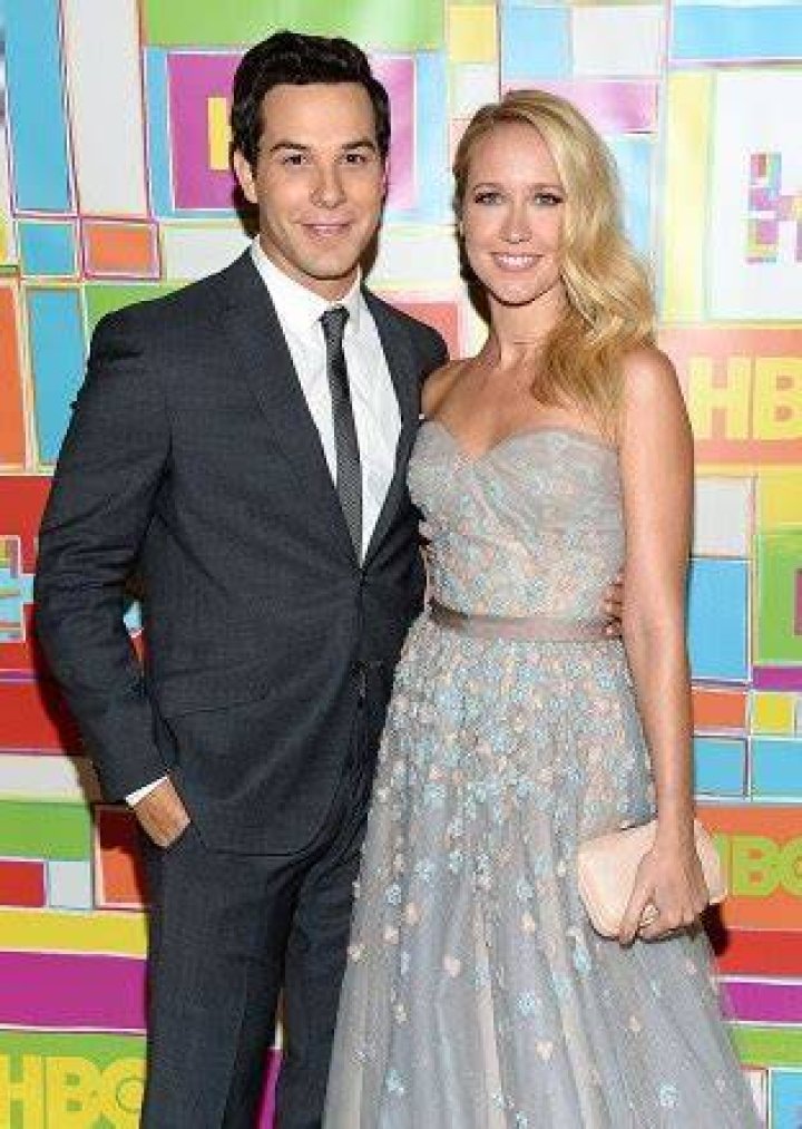 Anna Camp & Skylar Astin Married — Wedding Details For ‘Pitch Perfect’ Co-Stars – Hollywood Life
