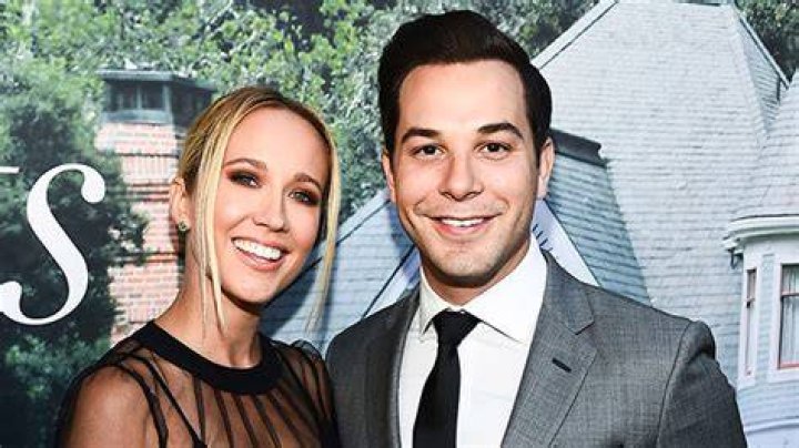 Anna Camp & Skylar Astin Split After 2 Years Of Marriage: Details – Hollywood Life