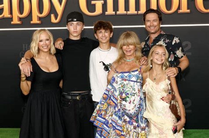Anna Faris & Goldie Hawn Lookalike In New ‘Overboard’ Remake Trailer – Hollywood Life