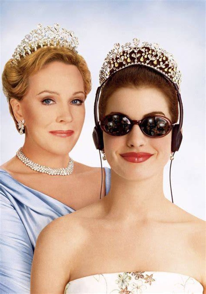 Anne Hathaway Channels Her Iconic ‘Princess Diaries’ Role In Stunning Pillow Challenge Pic