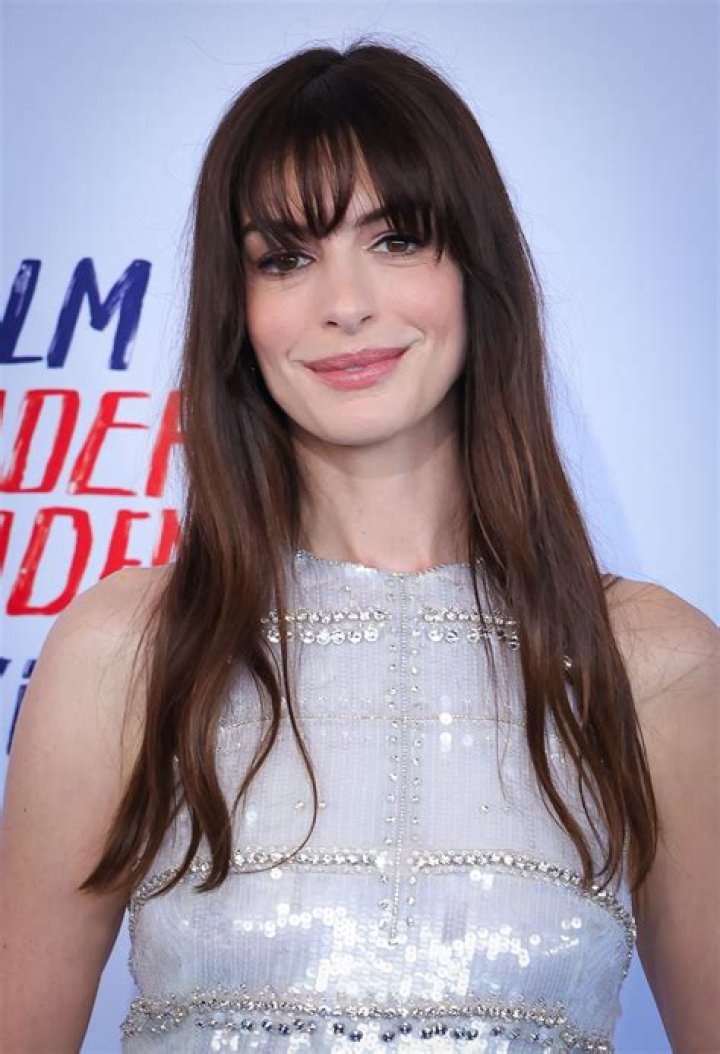 Anne Hathaway’s Breezy And Minimalistic Summer Staple Is Just Over $20 On Amazon