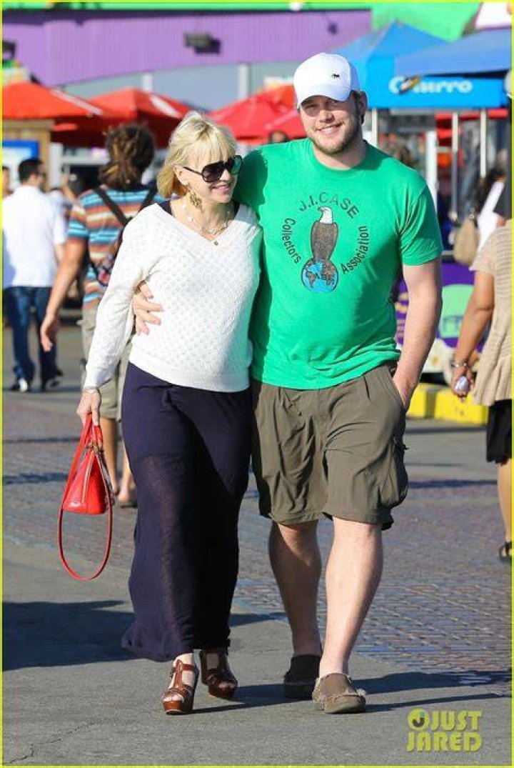 Are Chris Pratt & Anna Faris Pregnant With Baby #2?