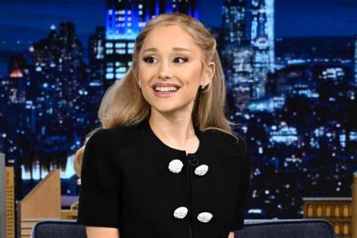 Ariana Grande Debuts Blonde Hair Makeover For ‘Wicked’ Movie – Hollywood Life