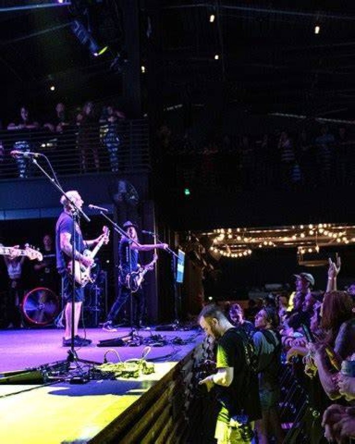 Art Alexakis Says The Kids Are ‘Hungry For Rock’ – Hollywood Life
