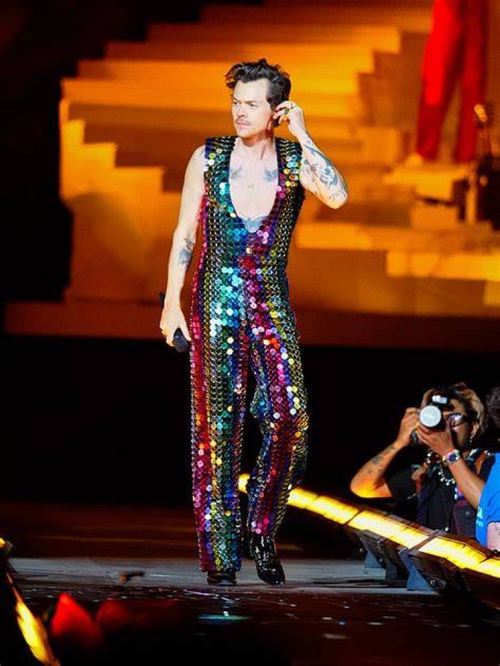 ‘As It Was’ Lyrics & Fun Facts About Harry Styles Hit Song – Hollywood Life