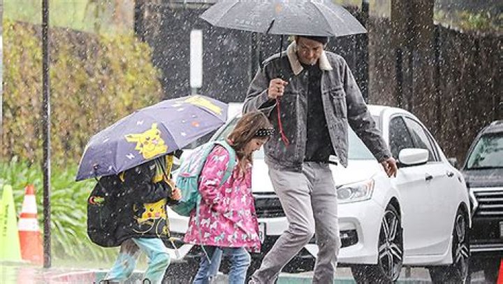 Ashton Kutcher Picks Up Kids Dimitri & Wyatt From School: Photos – Hollywood Life