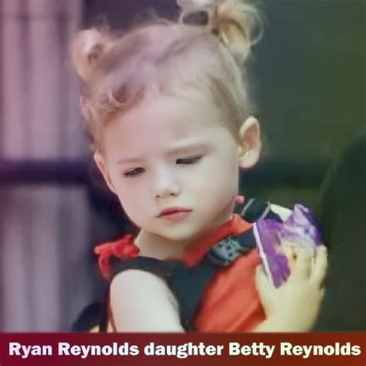 Baby Voice On ‘Gorgeous’ Is James Reynolds — See Proof – Hollywood Life
