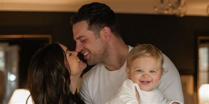 ‘Bachelor In Paradise’ Alums Raven Gates & Adam Gottschalk Are Expecting Their First Child