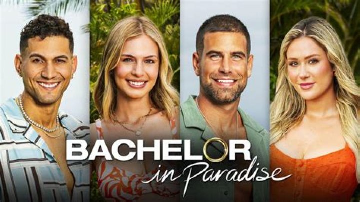 ‘Bachelor In Paradise’ Couple Splits – Hollywood Life