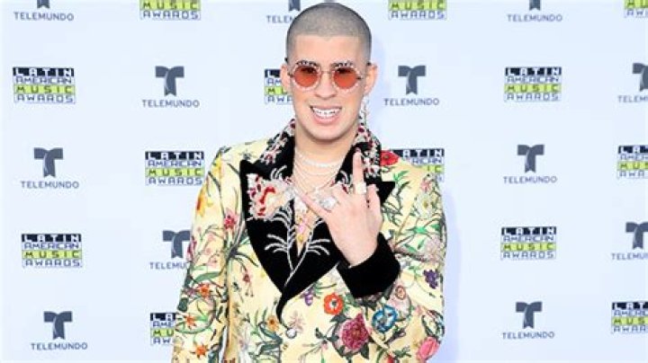 Bad Bunny Posts Shirtless Mirror Selfie At The Gym Before Grammys – Hollywood Life