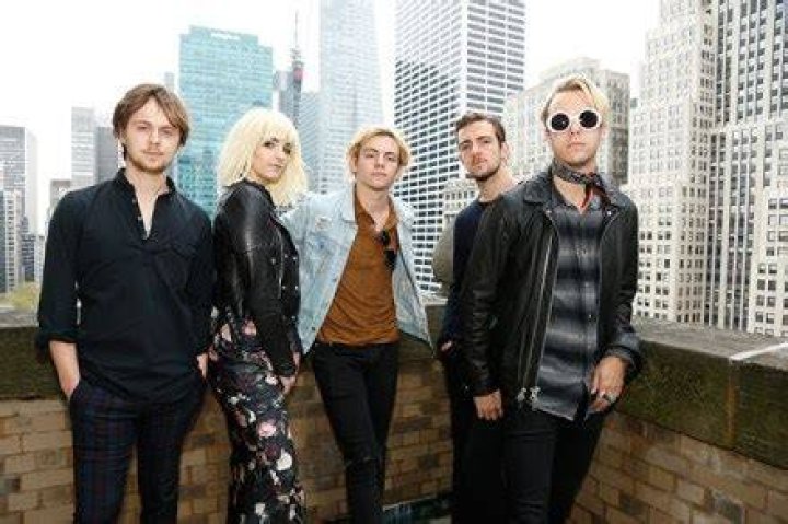 Band Talks ‘New Addictions’ EP, Tour & More – Hollywood Life