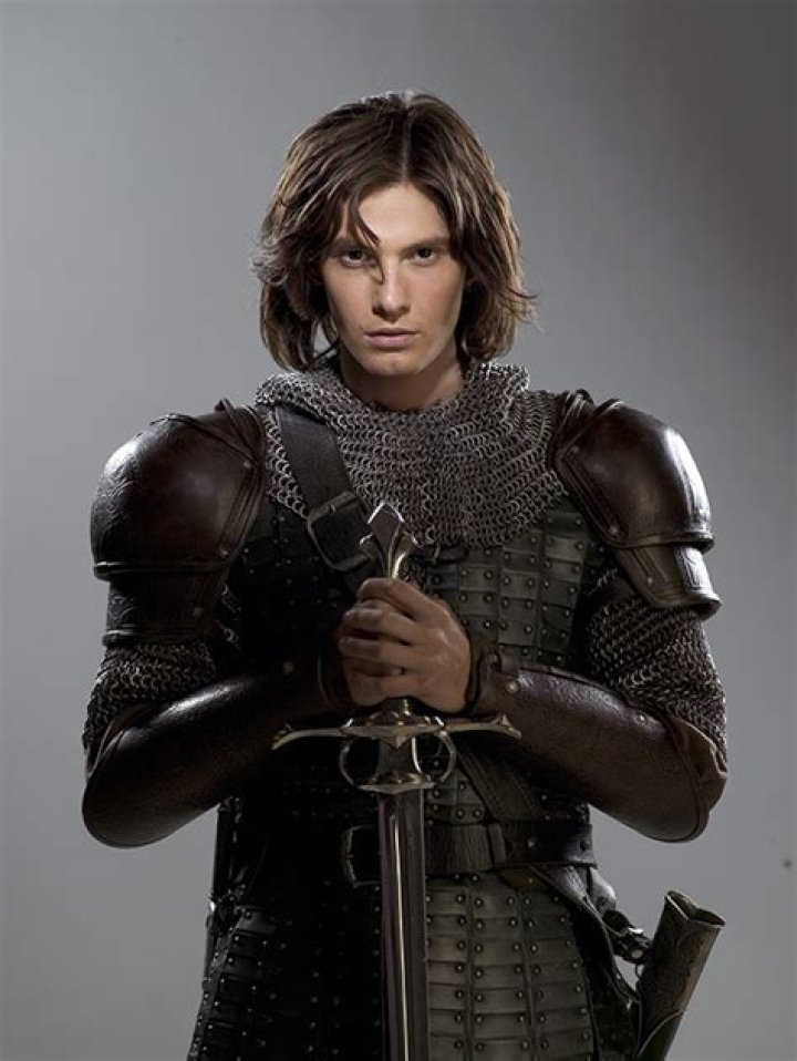 ‘Beauty & The Beast’: Kit Harrington & More Could Be Beast — PICS