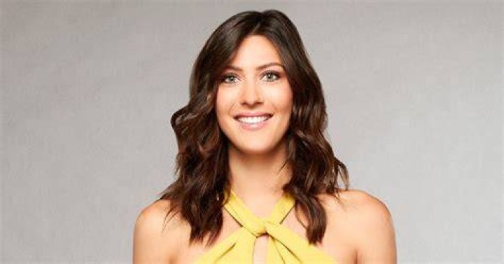 Becca Kufrin: 5 Things To Know About The Gorgeous ‘Bachelor’ Beauty
