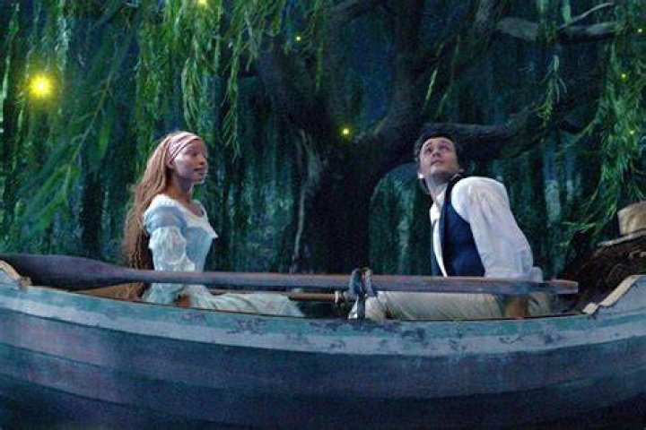 Bella Thorne Channels ‘The Little Mermaid’ In Green Bustier On Date With Fiancé Ben Mascolo