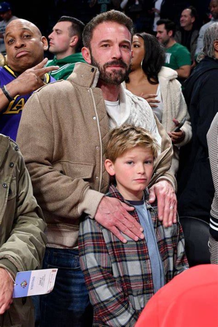 Ben Affleck At Birthday Dinner – Hollywood Life