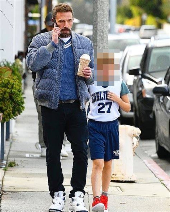 Ben Affleck Grabs Starbucks With His Son Samuel – Hollywood Life