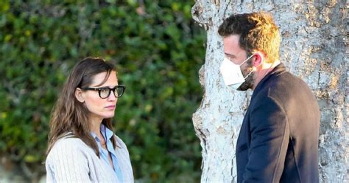 Ben Affleck On Jennifer Garner Relationship & Out Of Context Interview – Hollywood Life