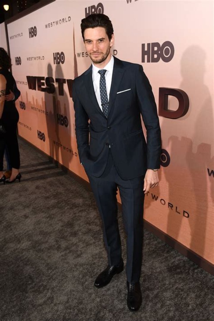 Ben Barnes: Pics – Hollywood Life
