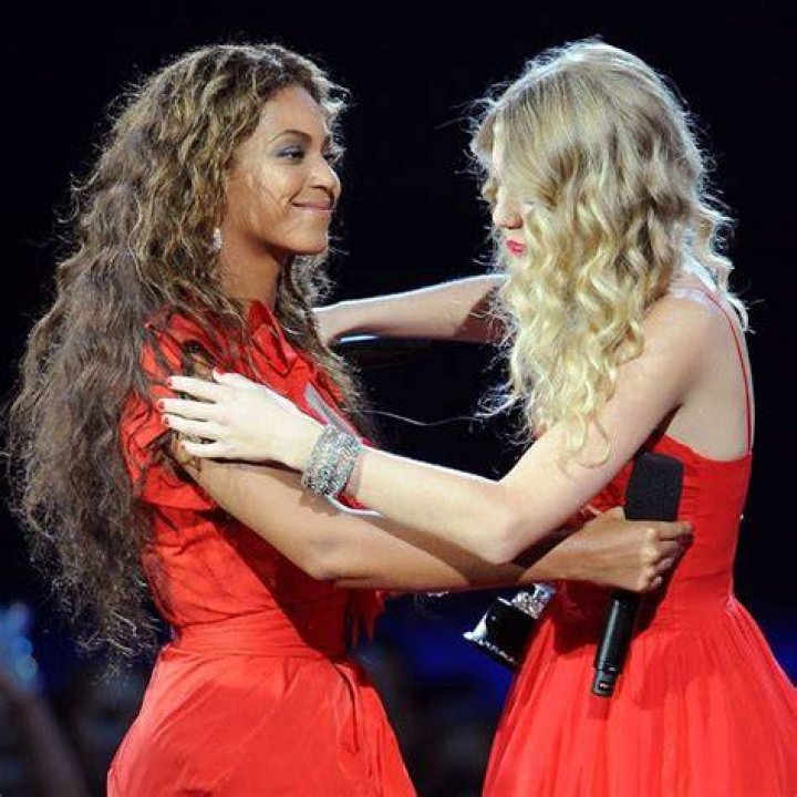 Beyonce Cried After Kanye West Interrupted Taylor Swift At MTV VMAs – Hollywood Life