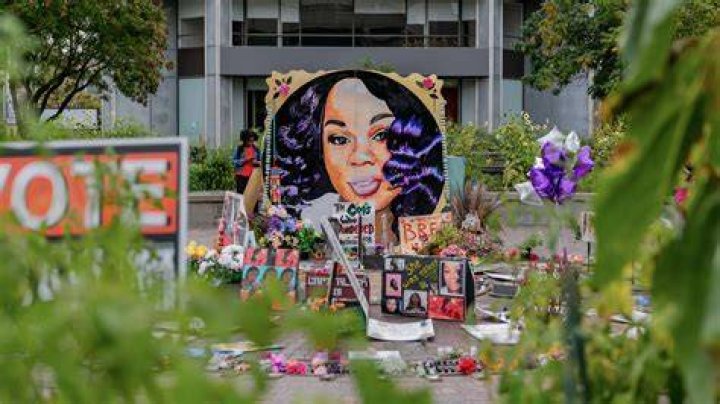 Beyonce Demands That Charges Be Filed Against 3 Officers & More In Breonna Taylor’s Death