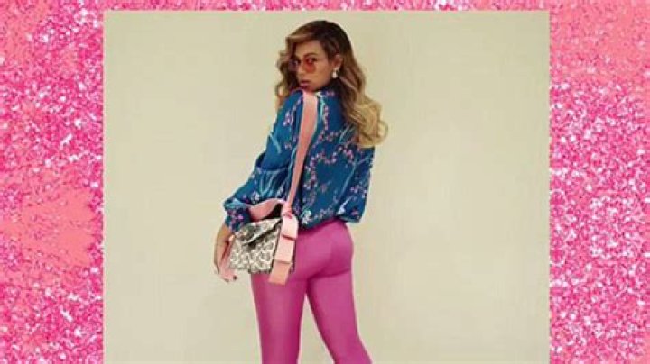 Beyonce Flaunts Booty In Skintight Pink Pants Just 3 Mos. After Giving Birth & We’re In Awe