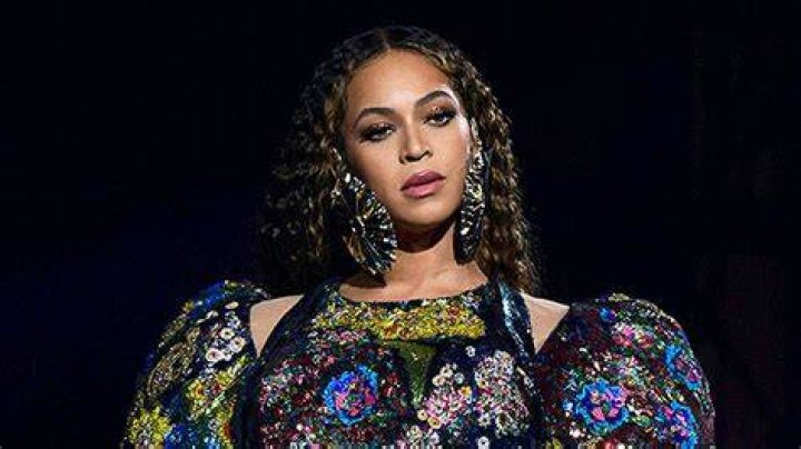 Beyonce’s Tiffany Blue Mini Dress On Renaissance Tour: Photos – Hollywood Life