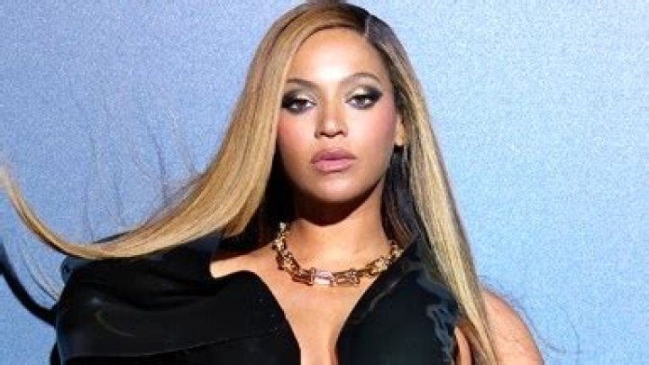 Beyonce Sizzles In Black Bodysuit, Gold Trench & More For Sexy Tiffany & Campaign: Watch