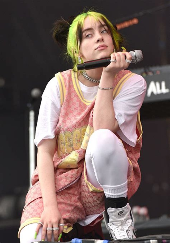 Billie Eilish Has Wardrobe Malfunction In ‘Lost Cause’ BTS Video – Hollywood Life