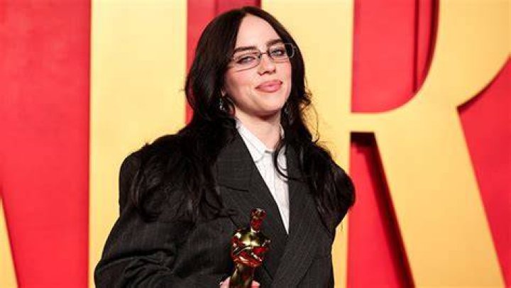 Billie Eilish Reveals She ‘Lost All of’ Her Friends When She Became Famous