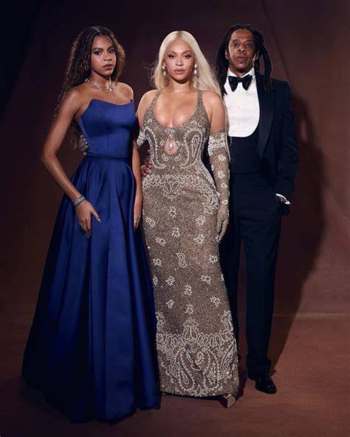 Blue Ivy Gives Mom Beyonce Attitude On The VMAs Red Carpet – Watch